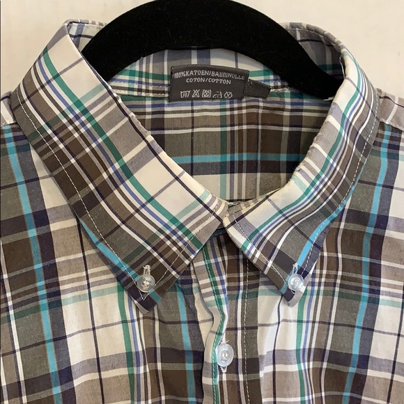 SALE!! Button down short sleeve - Picture 4 of 6